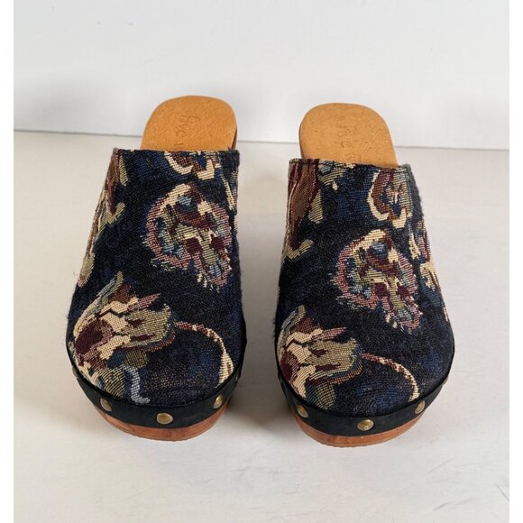 Five Worlds Floral Tapestry Slip-On Clogs - Picture 4 of 13